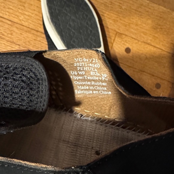 OluKai Pehuea Black Slip-On Loafers NO INSOLES - Picture 4 of 4